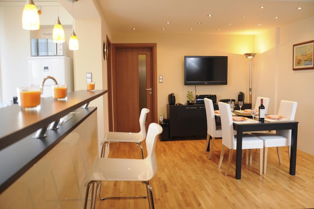Derelli Elegance Apartment Sofia Room photo